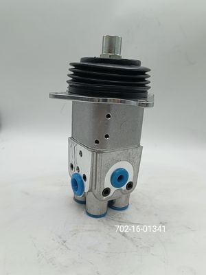 D65 掘削機の予備品油圧ブルドーザーのジョイスティック 702-16-01340 70-16-01341