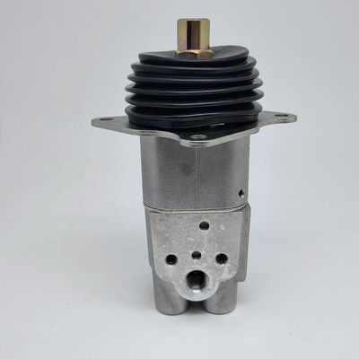 D65 掘削機の予備品油圧ブルドーザーのジョイスティック 702-16-01340 70-16-01341